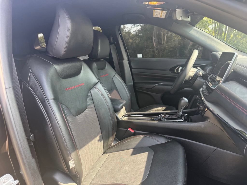 Used 2026 Jeep Compass Trailhawk AWD/4WD image 27