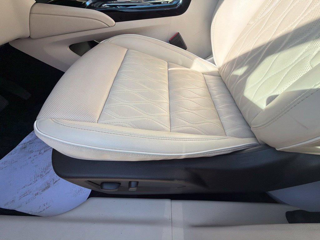 Used 2023 Buick Envision Avenir FWD image 10