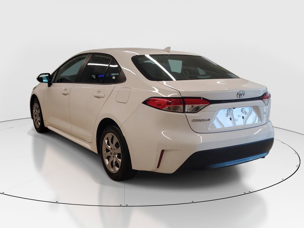 Used 2024 Toyota Corolla LE FWD image 5