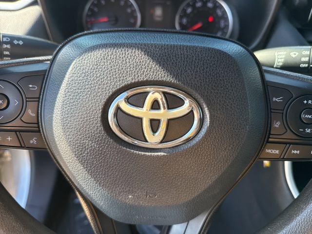 Used 2019 Toyota RAV4 LE image 17