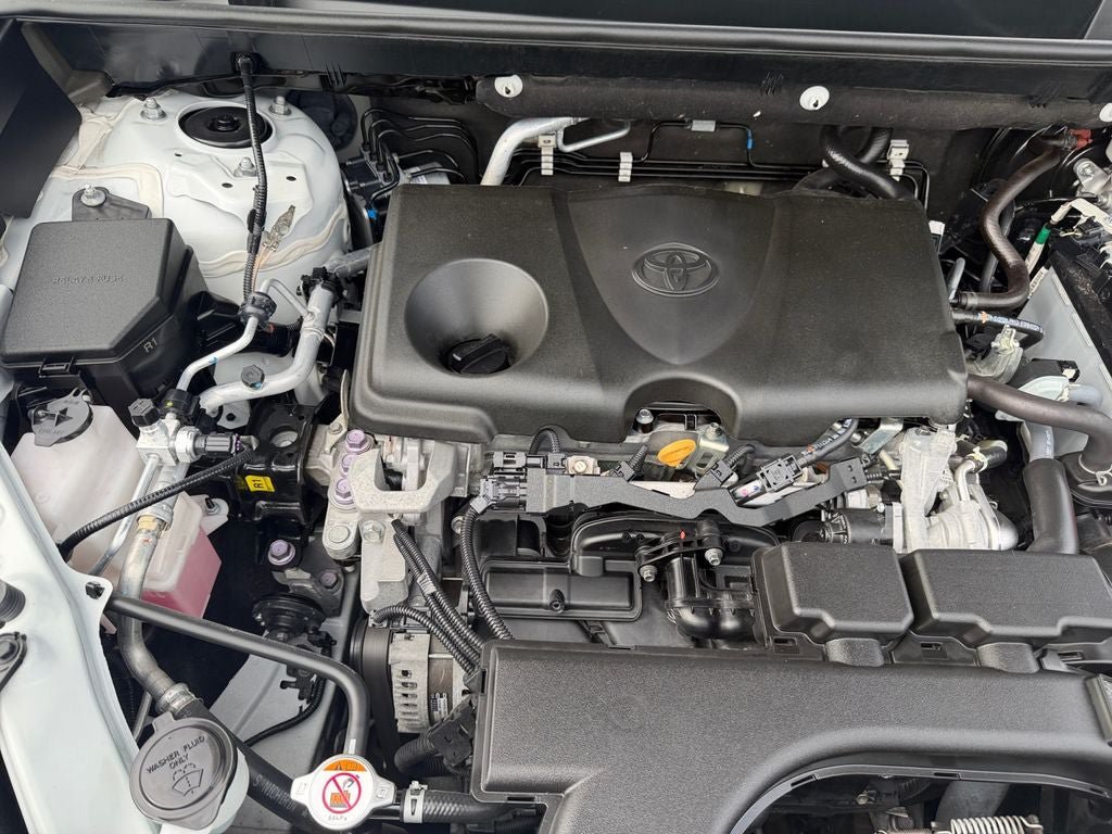 Used 2021 Toyota RAV4 XLE Premium AWD/4WD image 30