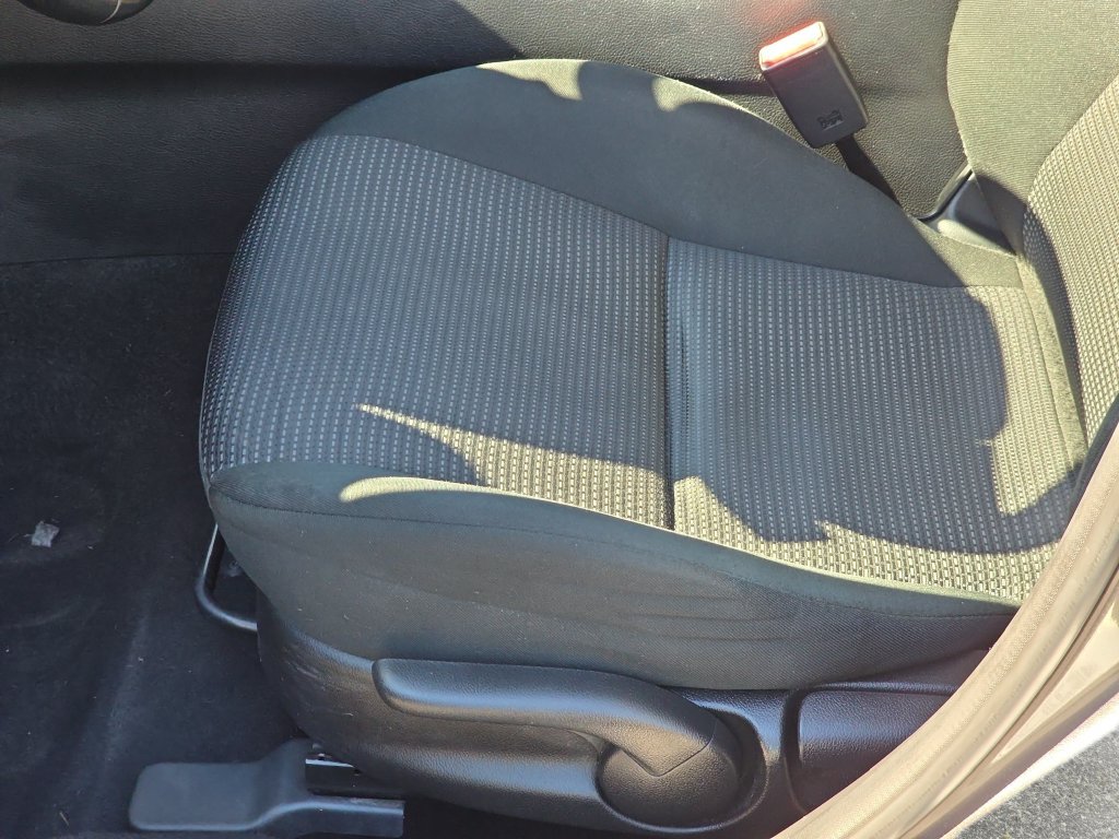 Used 2013 MAZDA MAZDA3 i Touring FWD image 27