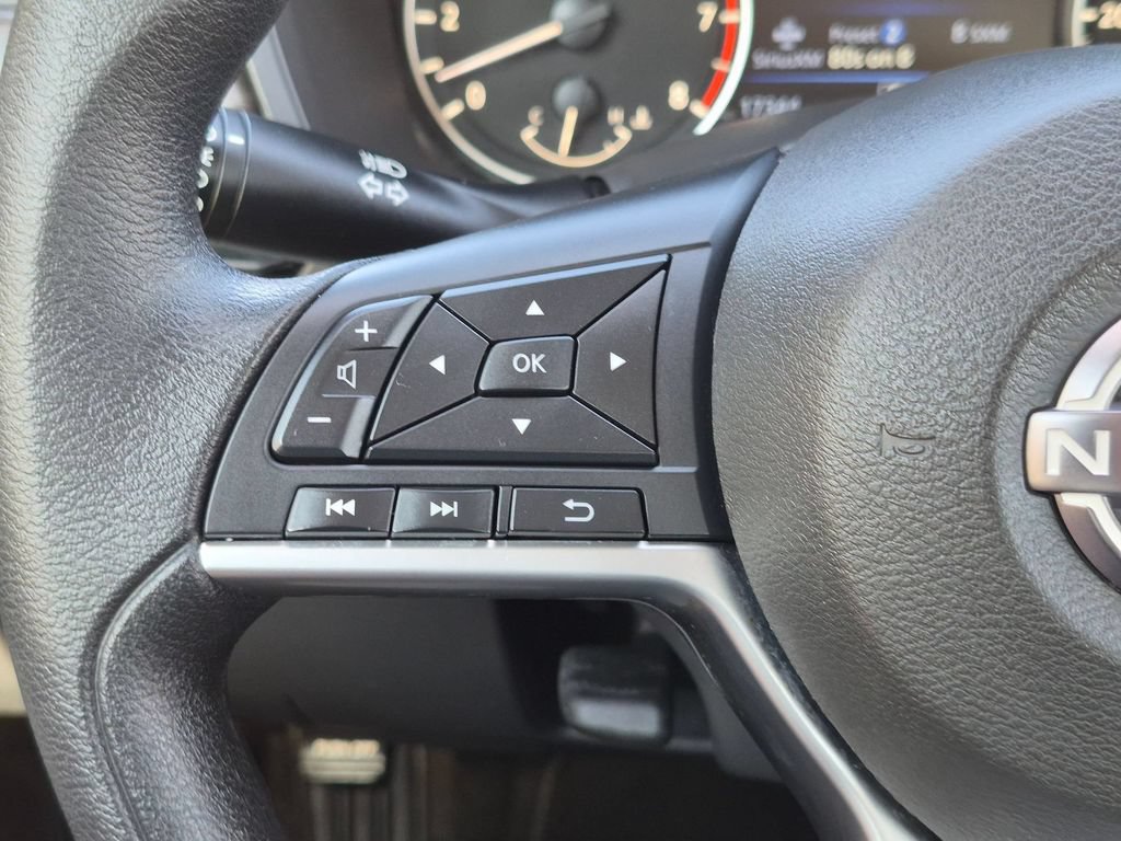 Used 2025 Nissan Altima 2.5 SV FWD image 21