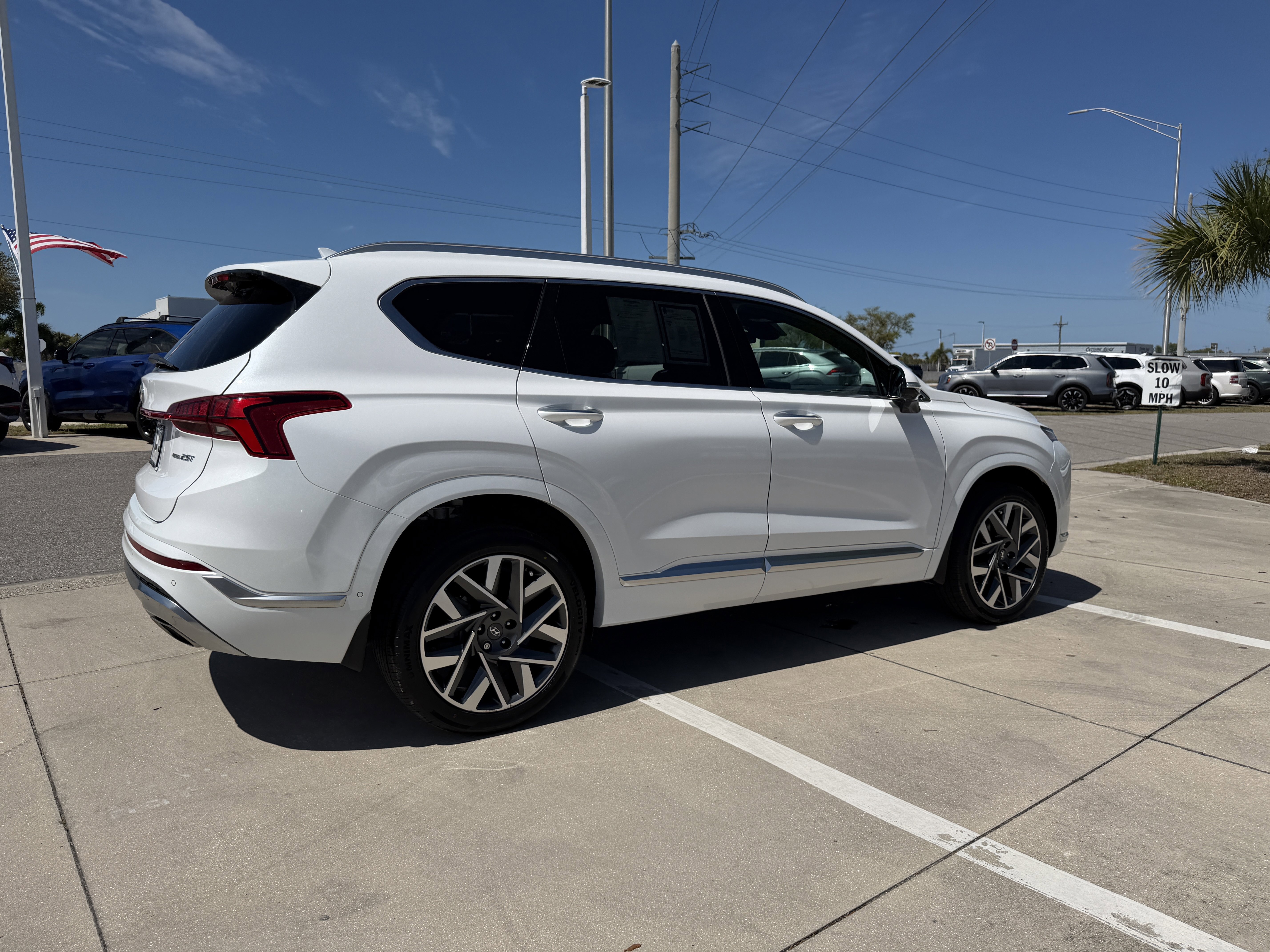 Used 2021 Hyundai Santa Fe Calligraphy AWD/4WD image 3