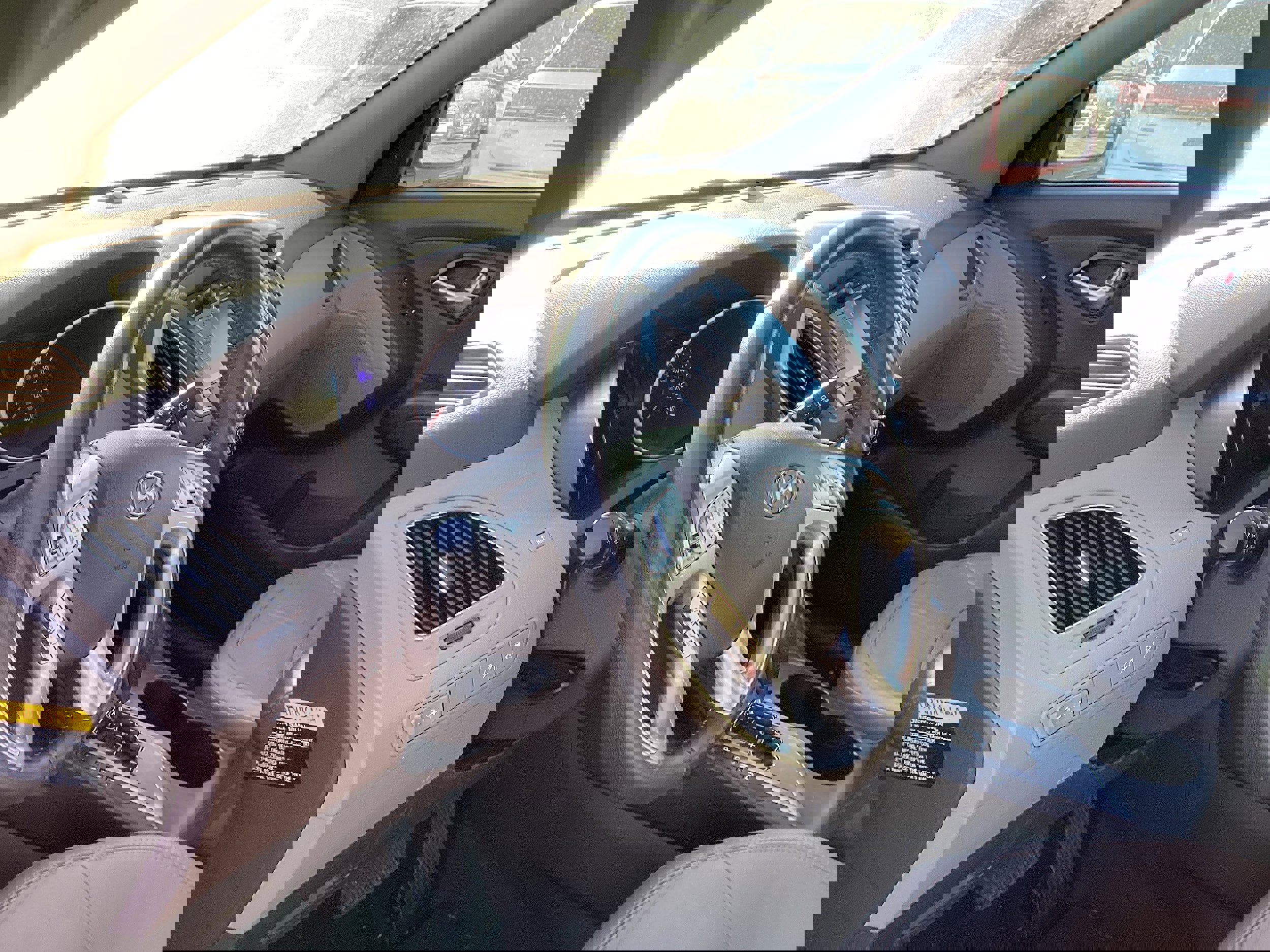 Used 2010 Hyundai Tucson Limited w/ Premium Pkg 4 image 11