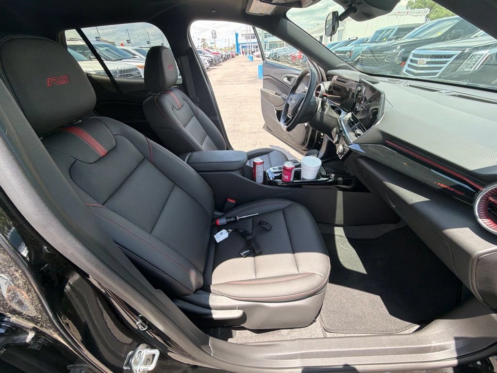 Used 2026 Chevrolet Trax RS w/ Sunroof Package FWD image 13