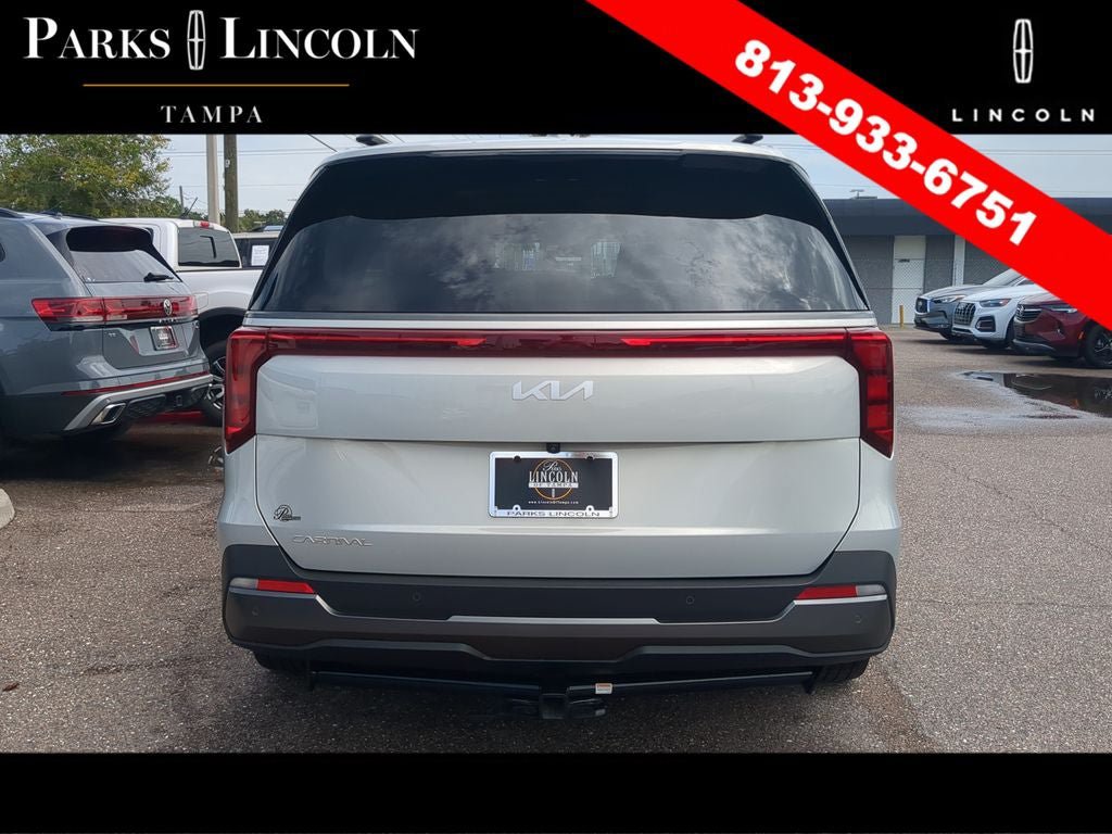 Used 2025 Kia Carnival SX FWD image 5