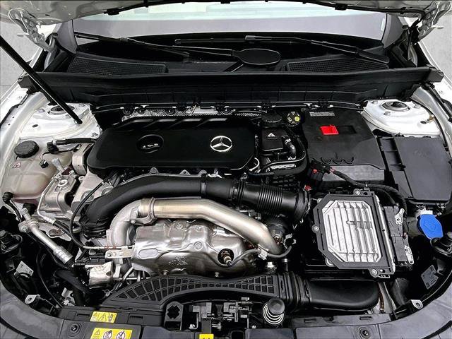 Used 2025 Mercedes-Benz GLB 250 image 11