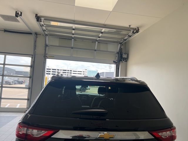 Used 2018 Chevrolet Traverse LT FWD image 7