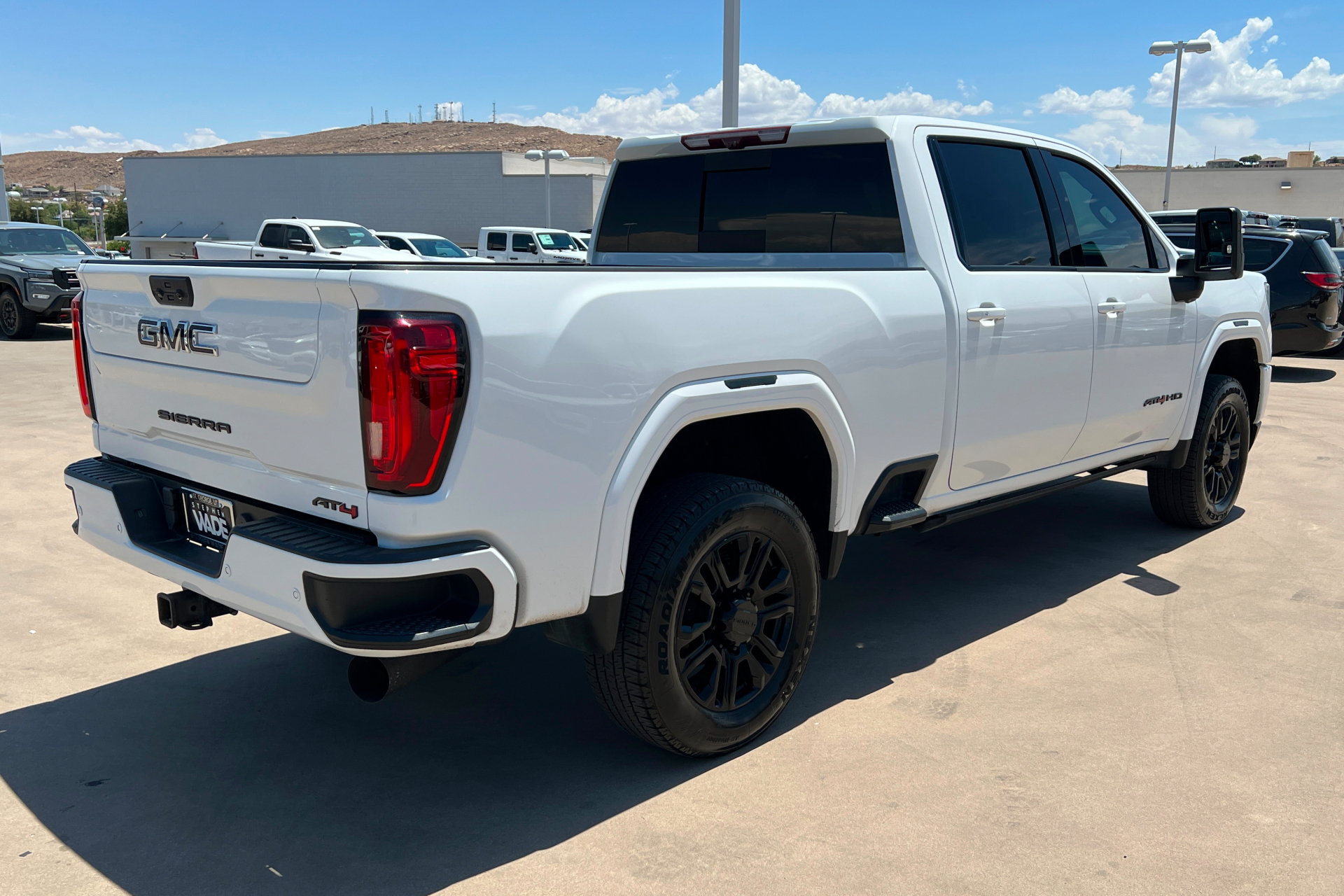 Used 2020 GMC Sierra 3500 AT4 w/ AT4 Premium Package AWD/4WD image 6