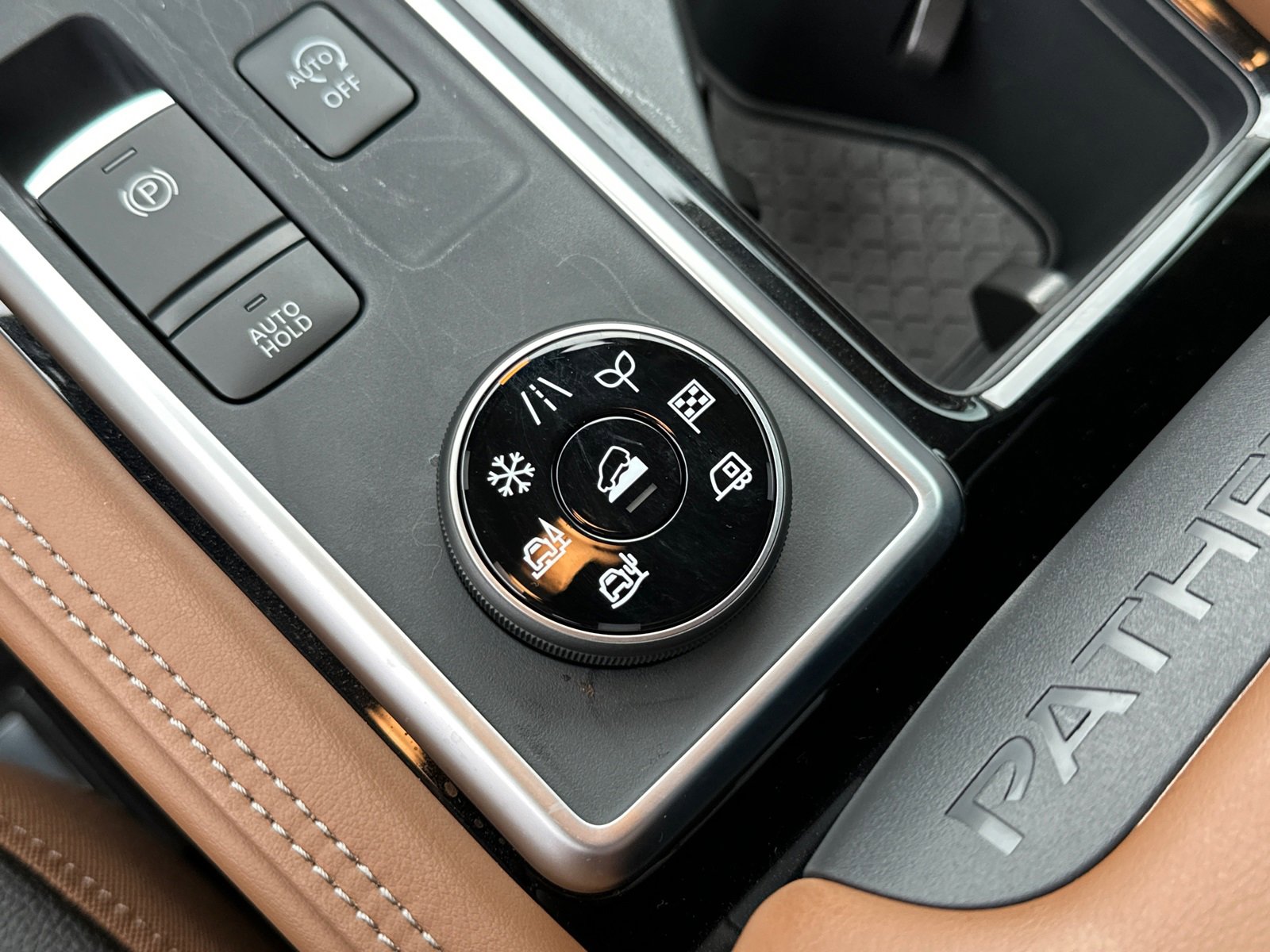 New 2025 Nissan Pathfinder Platinum w/ Cargo Package image 35