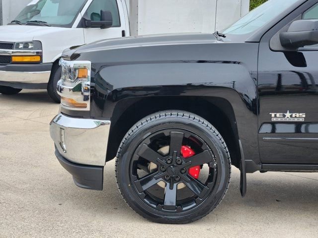 Used 2018 Chevrolet Silverado 1500 LT w/ Texas Edition image 16
