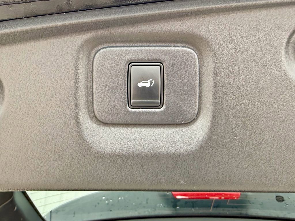 Used 2014 Nissan Pathfinder Platinum w/ Platinum Premium Package image 18