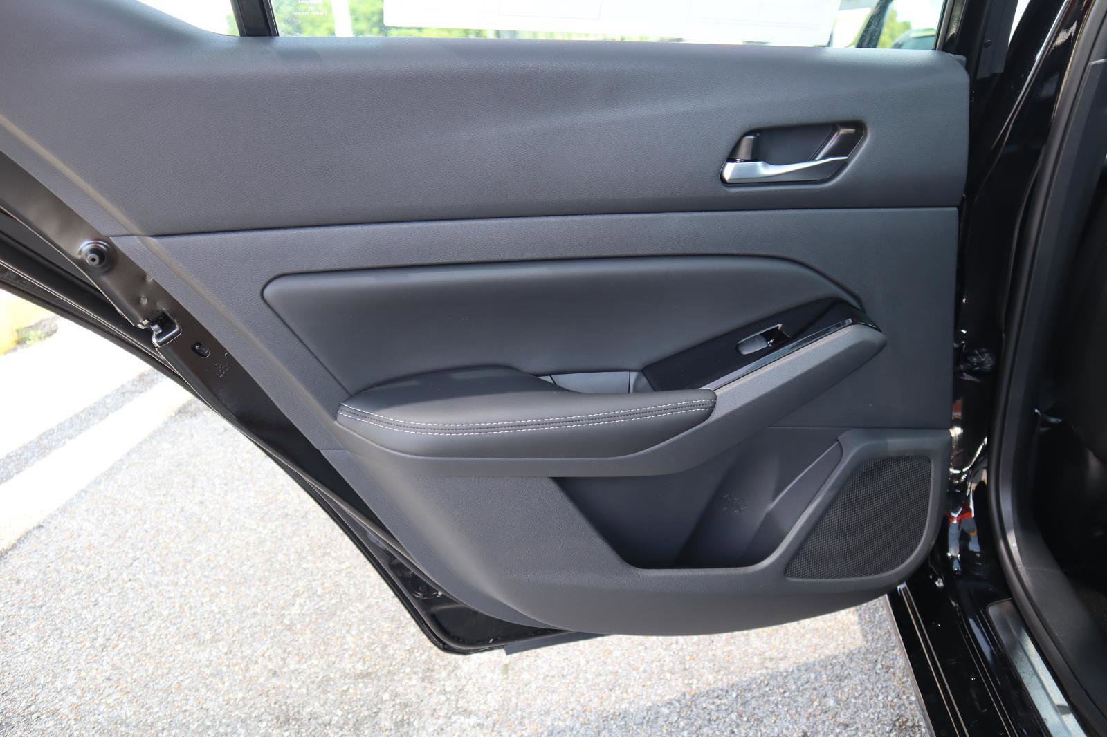 Used 2025 Nissan Altima 2.5 SL FWD image 38