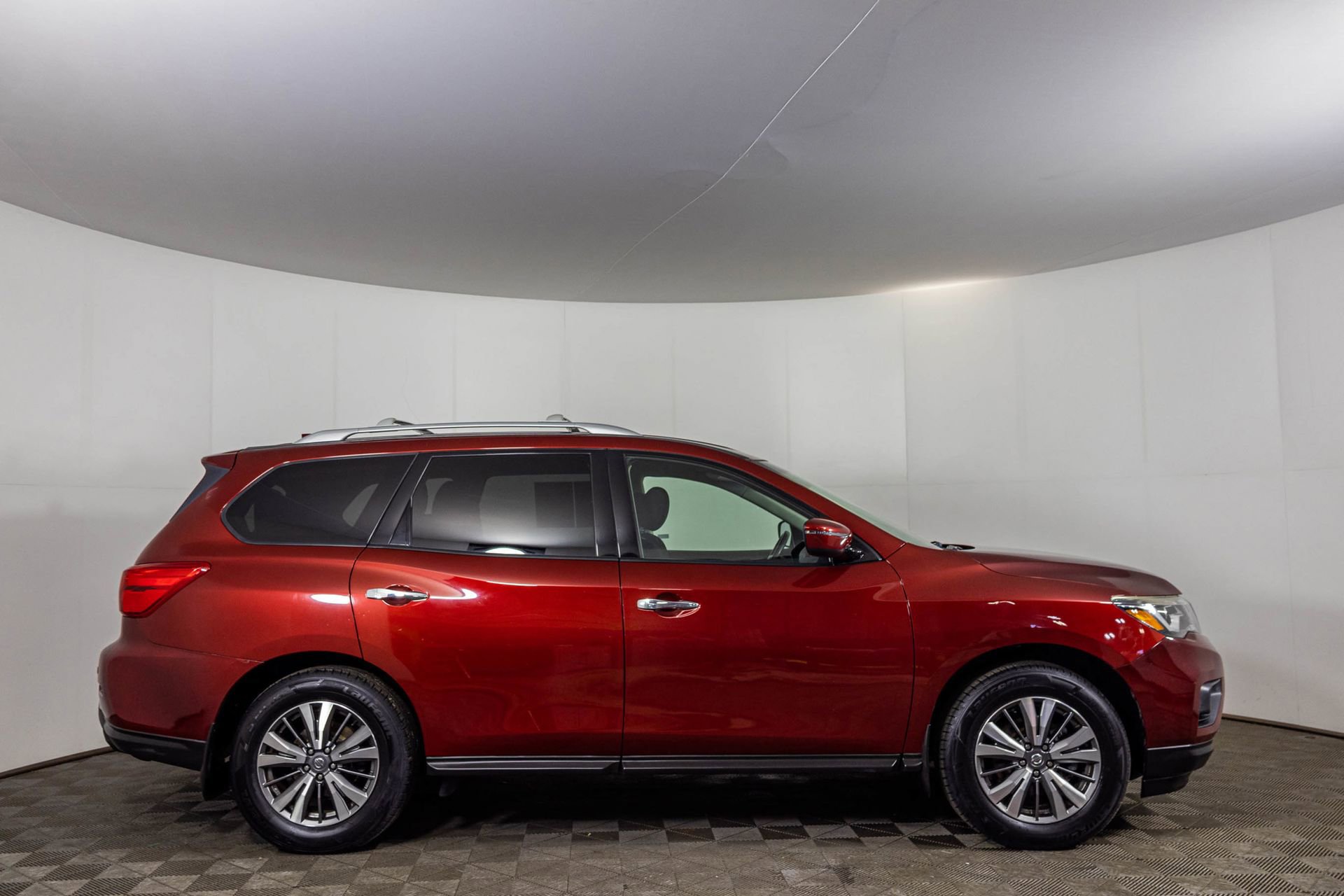 Used 2020 Nissan Pathfinder SV FWD image 11