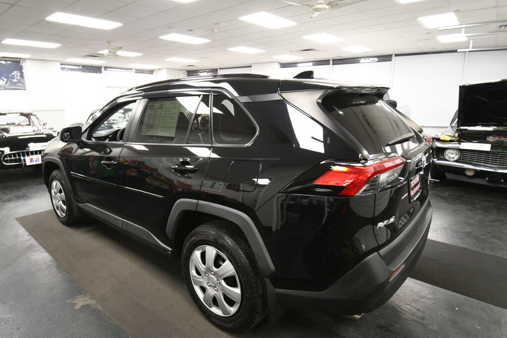 Used 2019 Toyota RAV4 LE w/ All Weather Liner Package AWD/4WD image 5