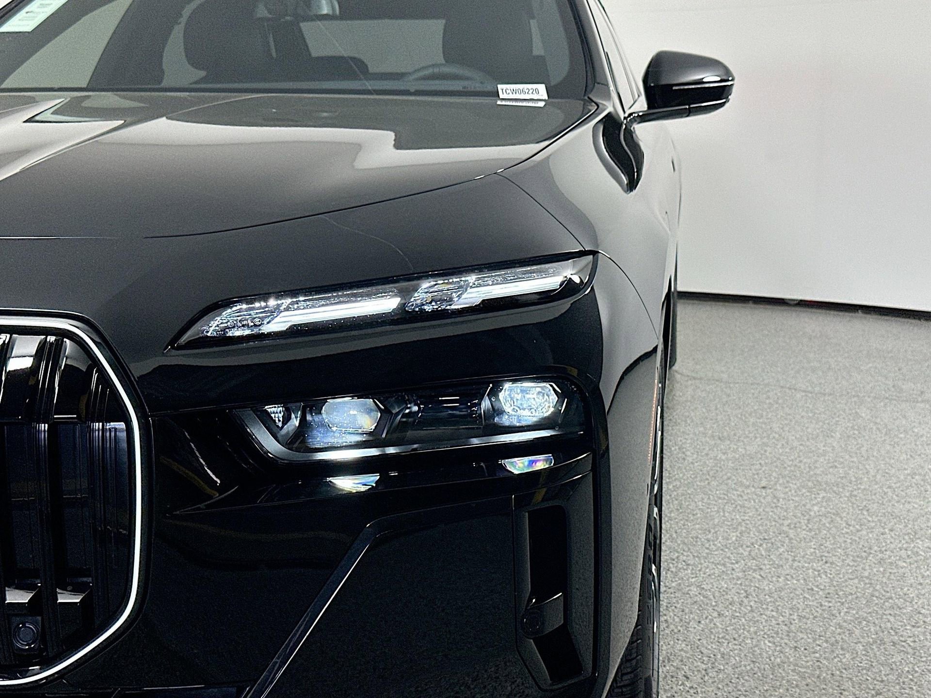 New 2026 BMW 750e xDrive w/ Executive Package image 7