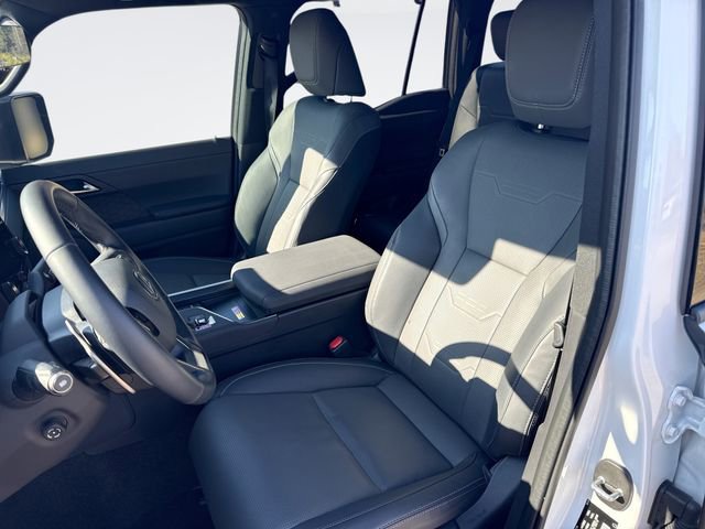 Used 2024 Lexus GX 550 image 11