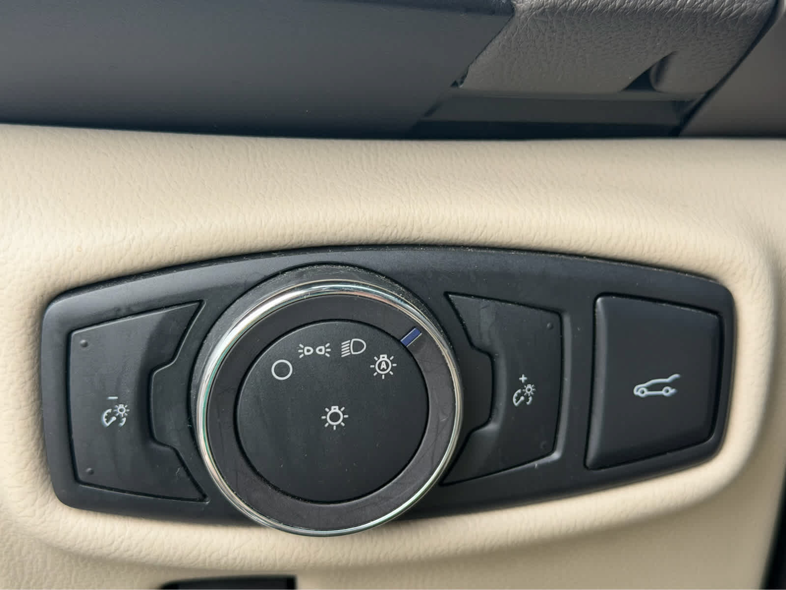 Used 2018 Lincoln MKX Select FWD image 19