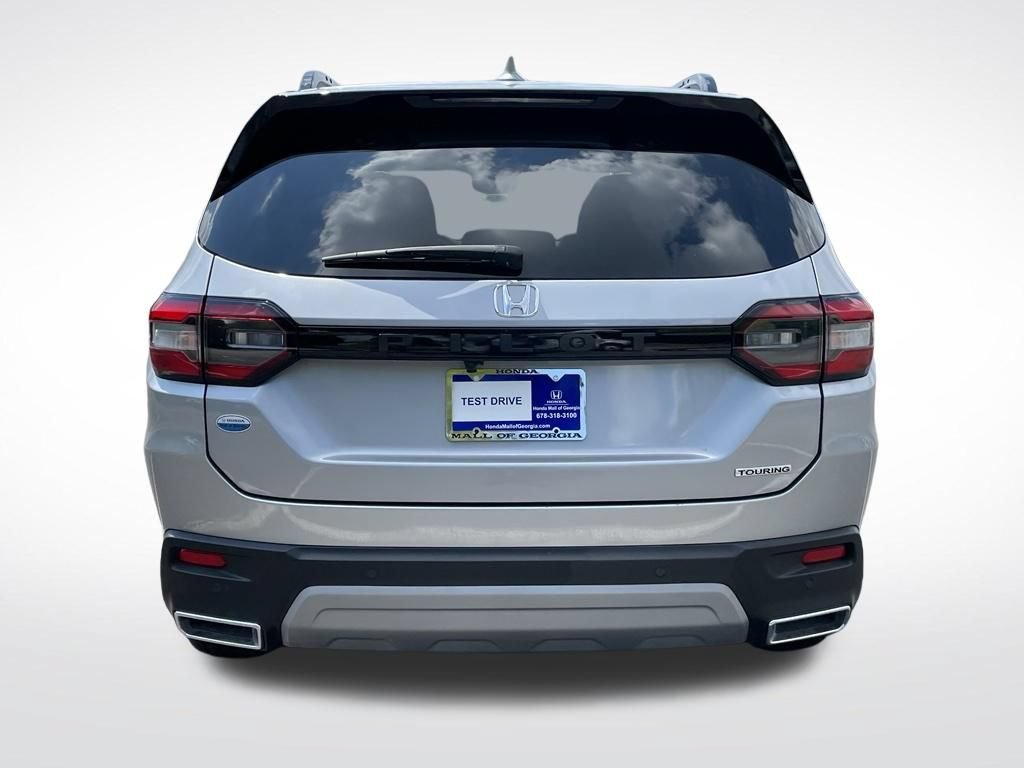 Certified 2025 Honda Pilot Touring image 9