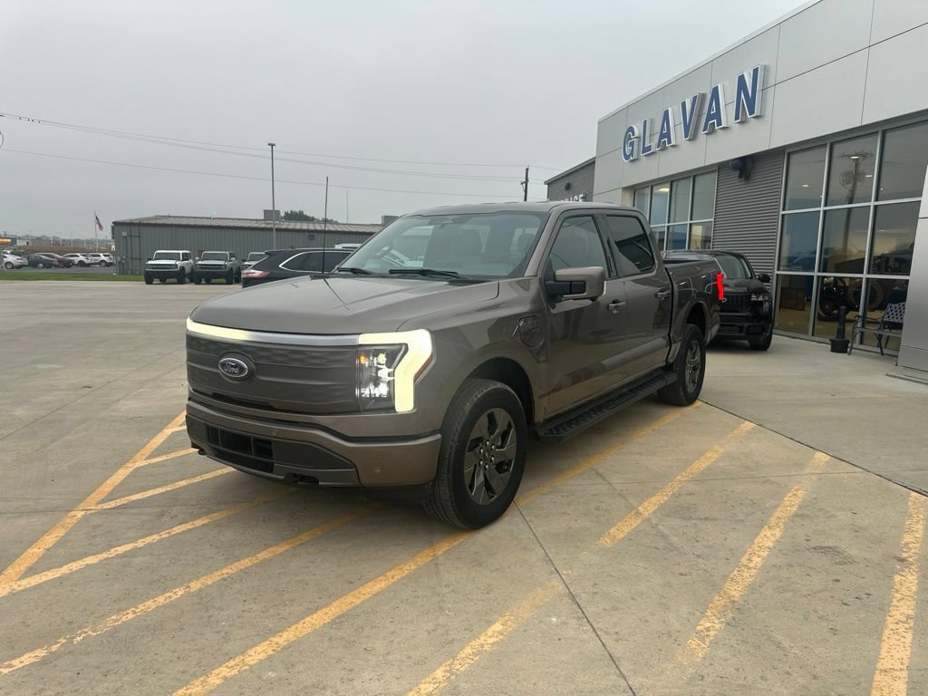 Used 2023 Ford F150 Lightning Lariat AWD/4WD image 3