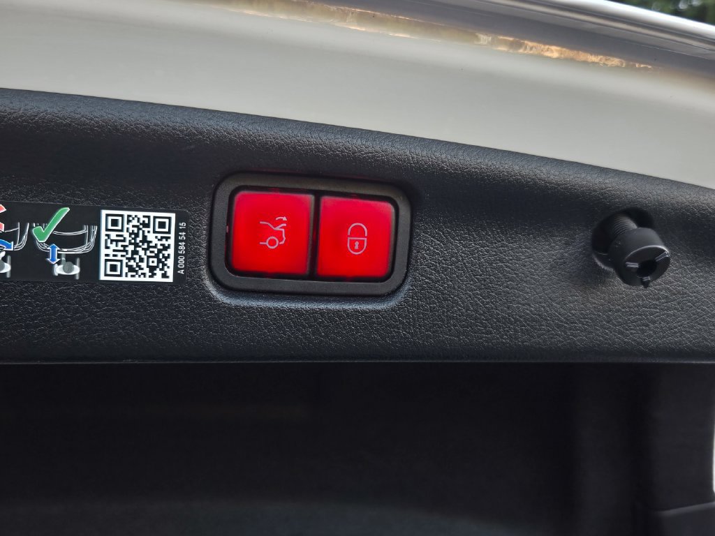 Used 2024 Mercedes-Benz C 300 4MATIC Sedan image 36
