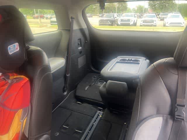 Used 2022 Kia Carnival LX FWD image 10