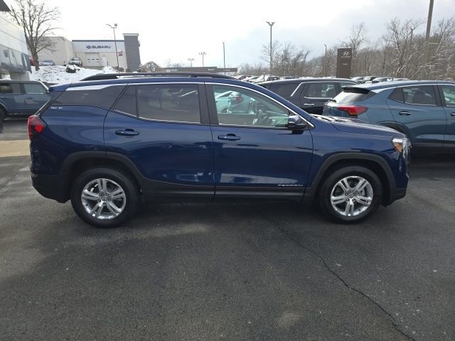 Certified 2022 GMC Terrain SLE w/ Driver Convenience Package image 6