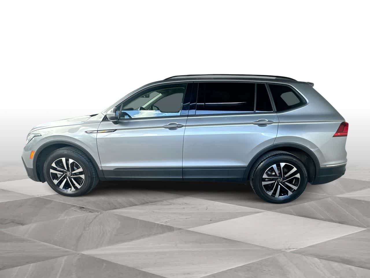 Used 2023 Volkswagen Tiguan S w/ Driver Assistance Package FWD image 5