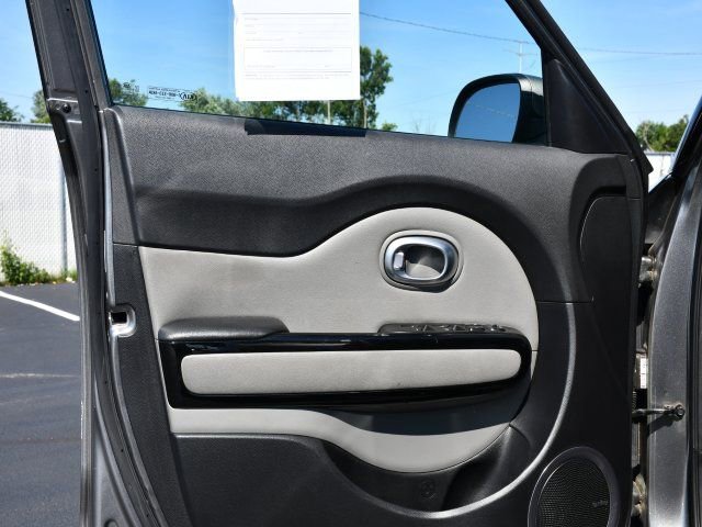 Used 2015 Kia Soul + w/ Audio Package FWD image 13