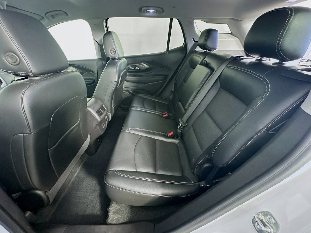 Used 2024 GMC Terrain SLT FWD image 31