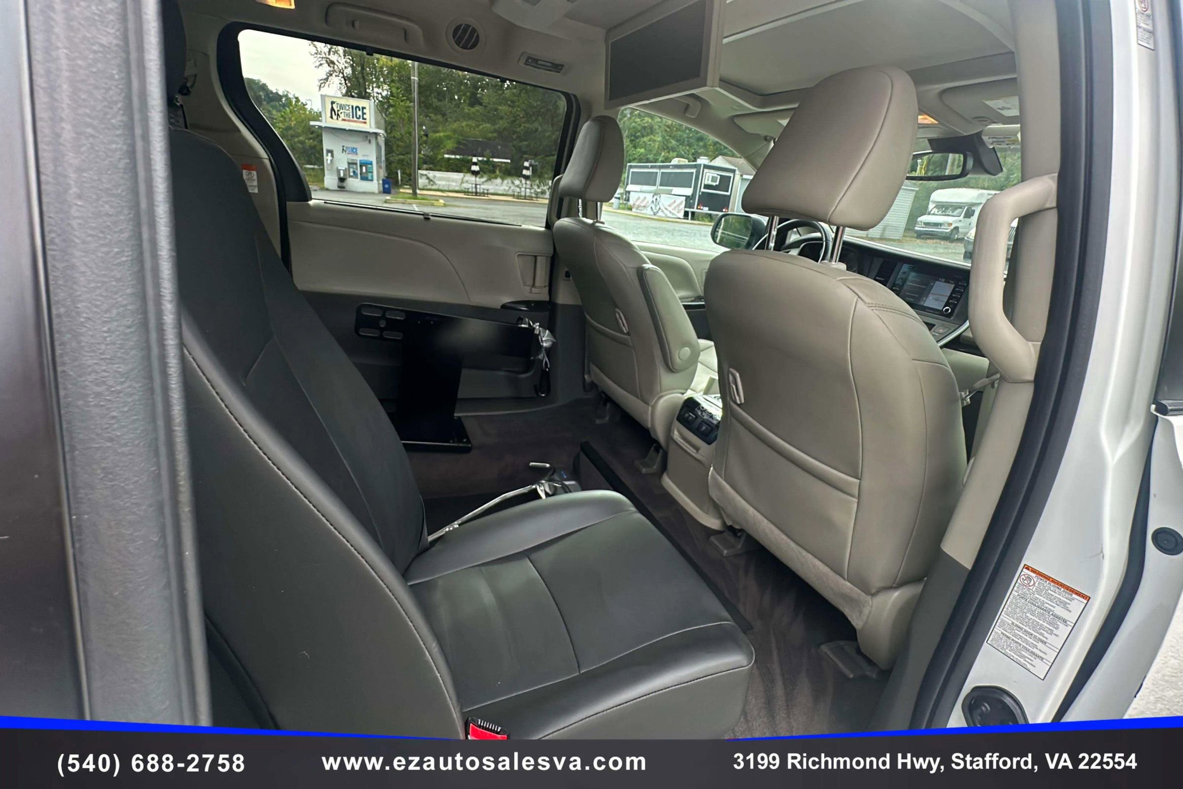 Used 2020 Toyota Sienna XLE image 25