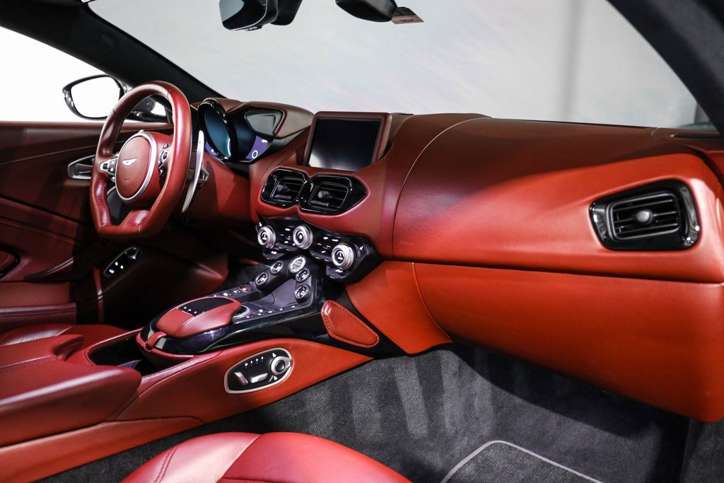 Used 2020 Aston Martin V8 Vantage Coupe image 28
