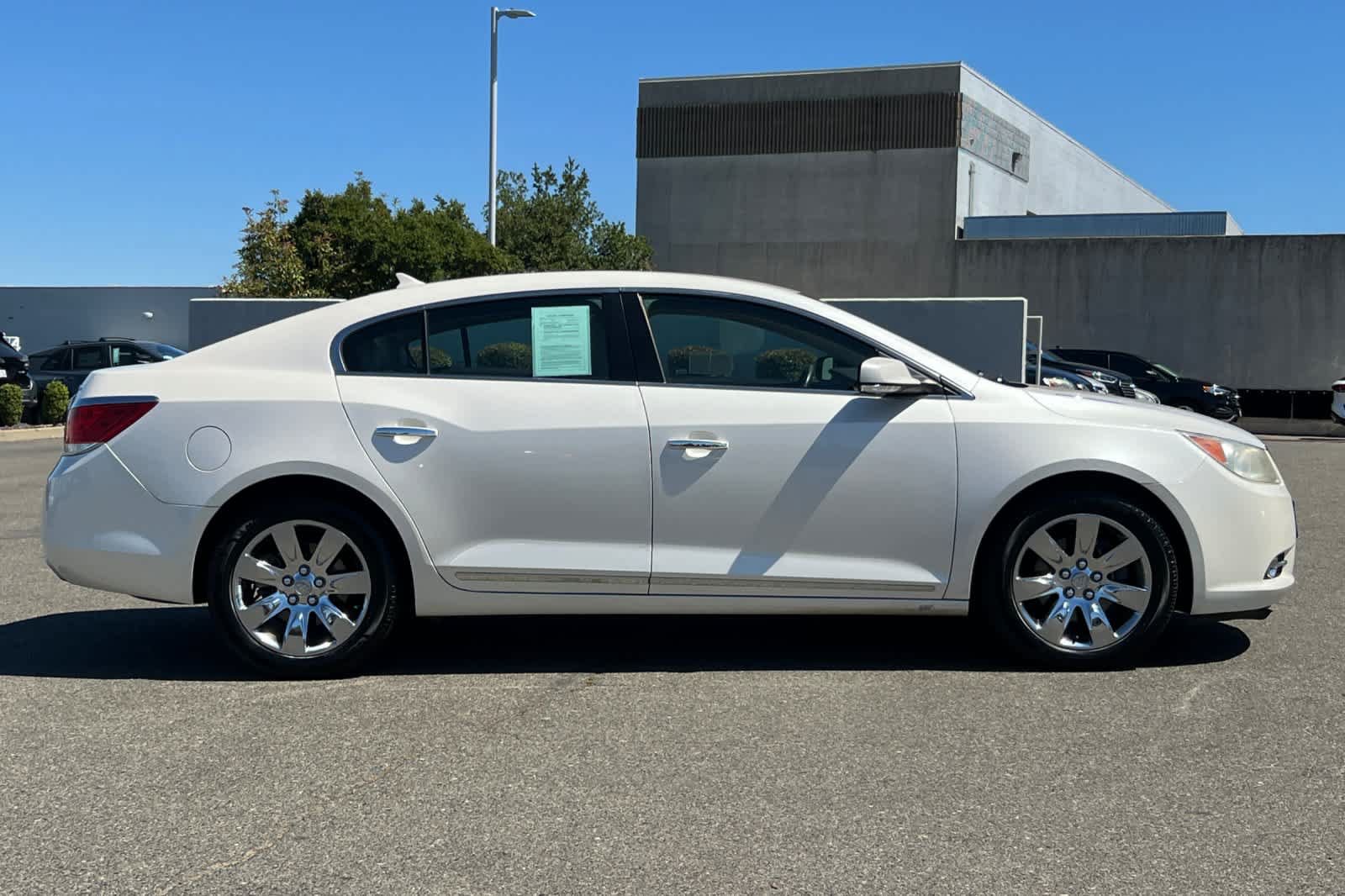 Used 2013 Buick LaCrosse Leather w/ Entertainment Package FWD image 6