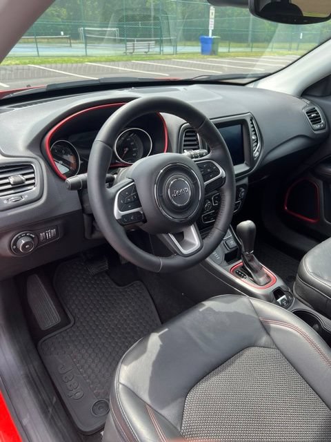 Used 2017 Jeep Compass Trailhawk AWD/4WD image 9