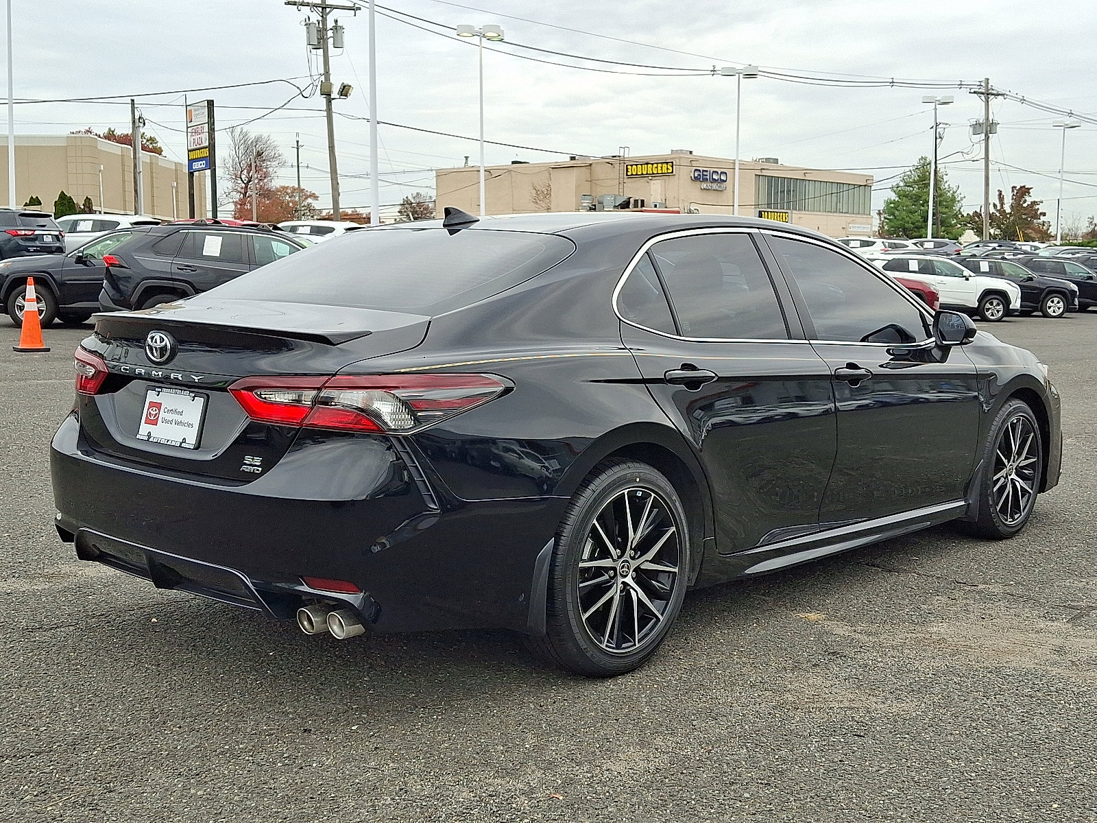 Used 2023 Toyota Camry SE AWD/4WD image 7