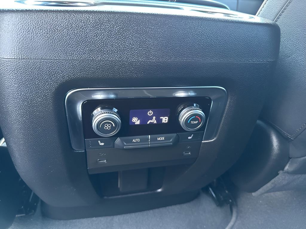 Used 2025 GMC Yukon XL Elevation w/ LPO, Elevation Black Package AWD/4WD image 30