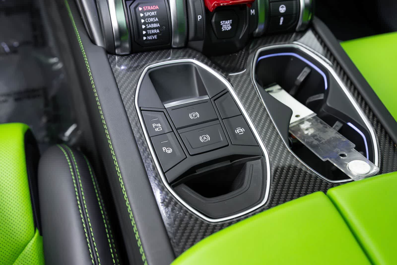 Used 2022 Lamborghini Urus AWD/4WD image 38