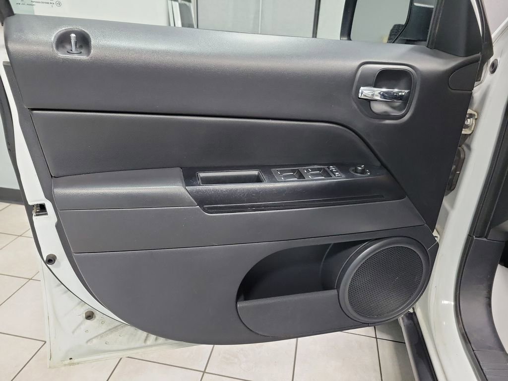 Used 2017 Jeep Patriot High Altitude image 27