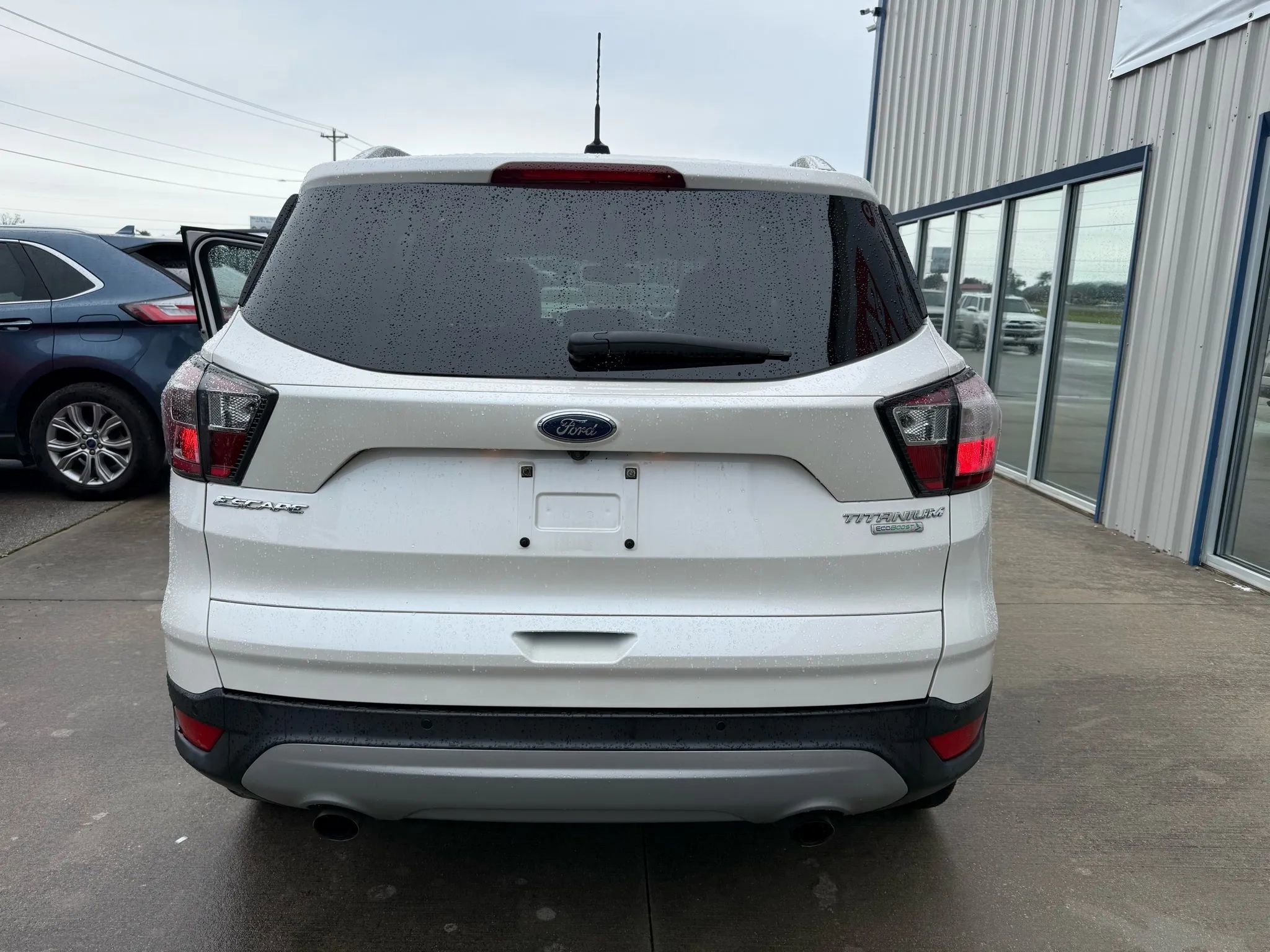 Used 2017 Ford Escape Titanium image 5