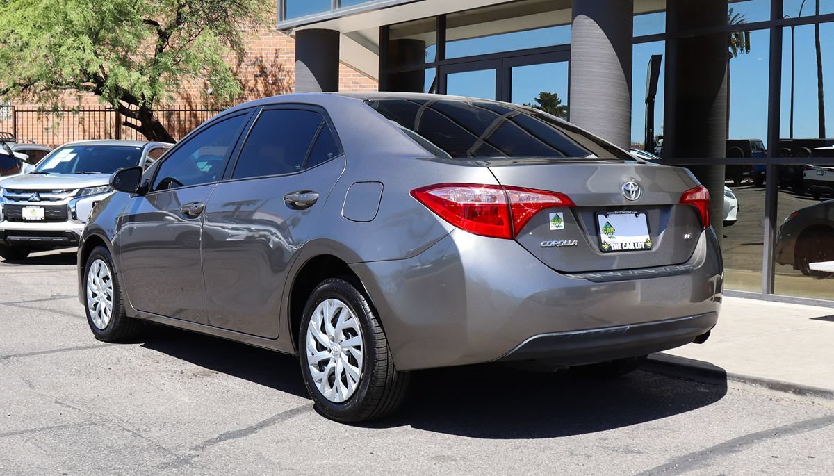 Used 2018 Toyota Corolla LE w/ Carpet Mat Package (TMS) FWD image 9