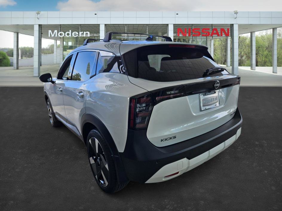 New 2026 Nissan Kicks SR w/ Cold Weather Package image 6