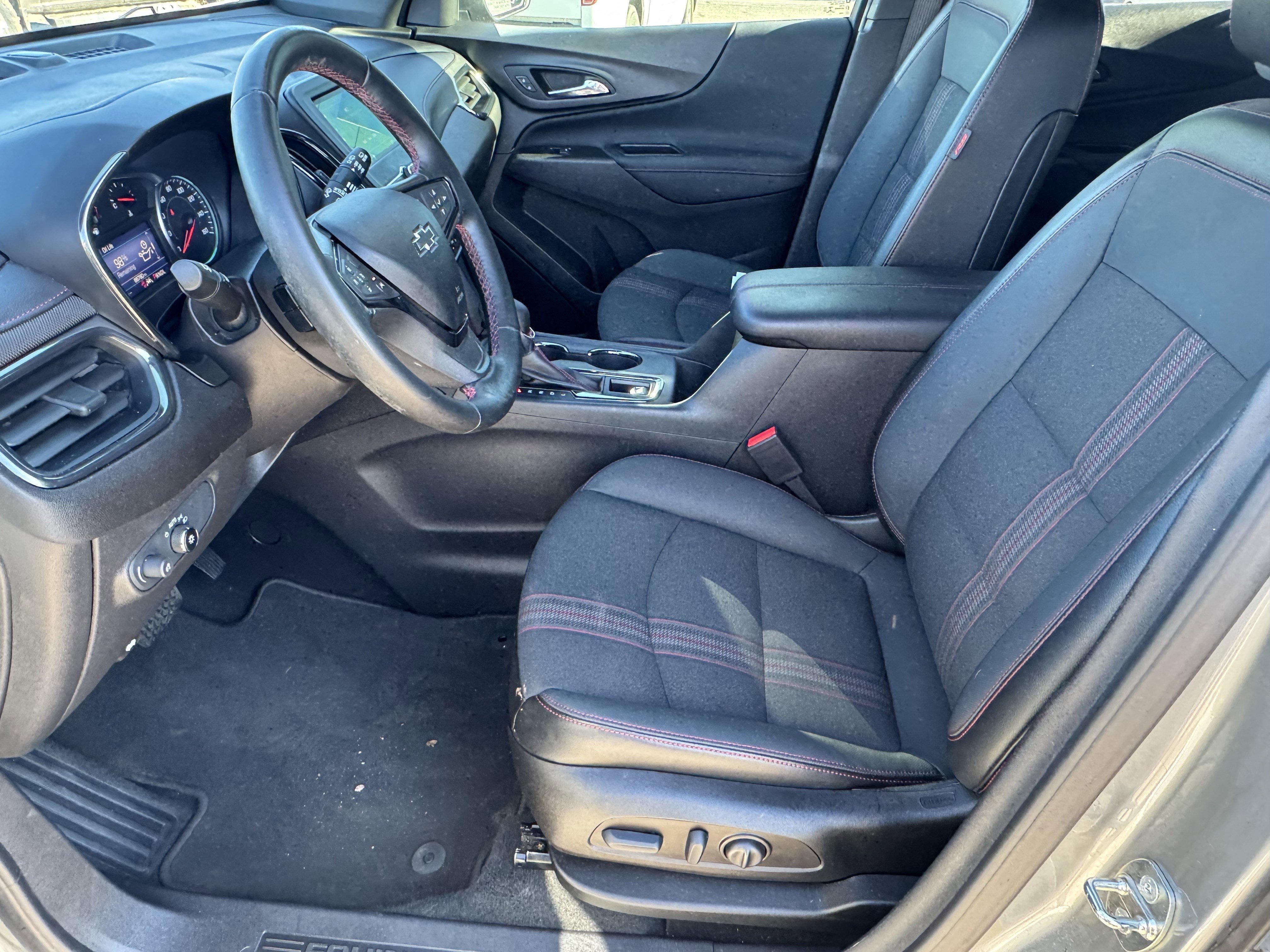 Used 2023 Chevrolet Equinox RS image 10