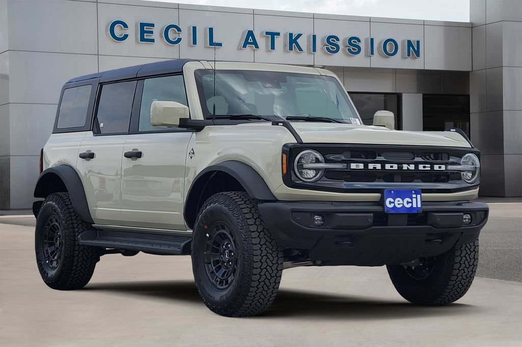 New 2026 Ford Bronco Outer Banks w/ Sasquatch Package
