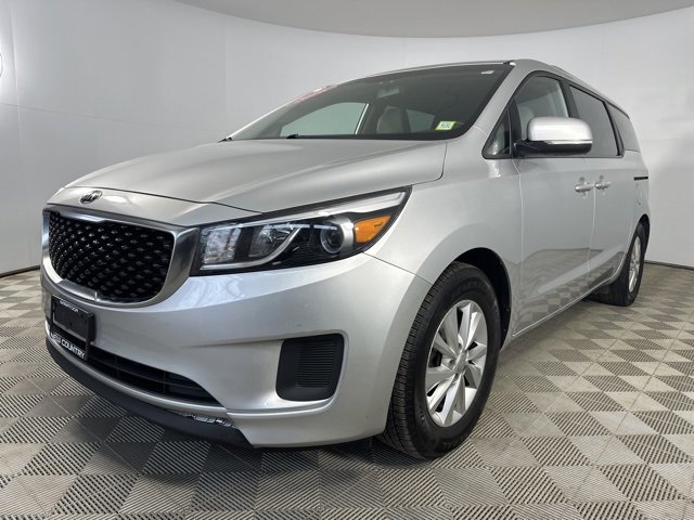 Used 2016 Kia Sedona LX image 3