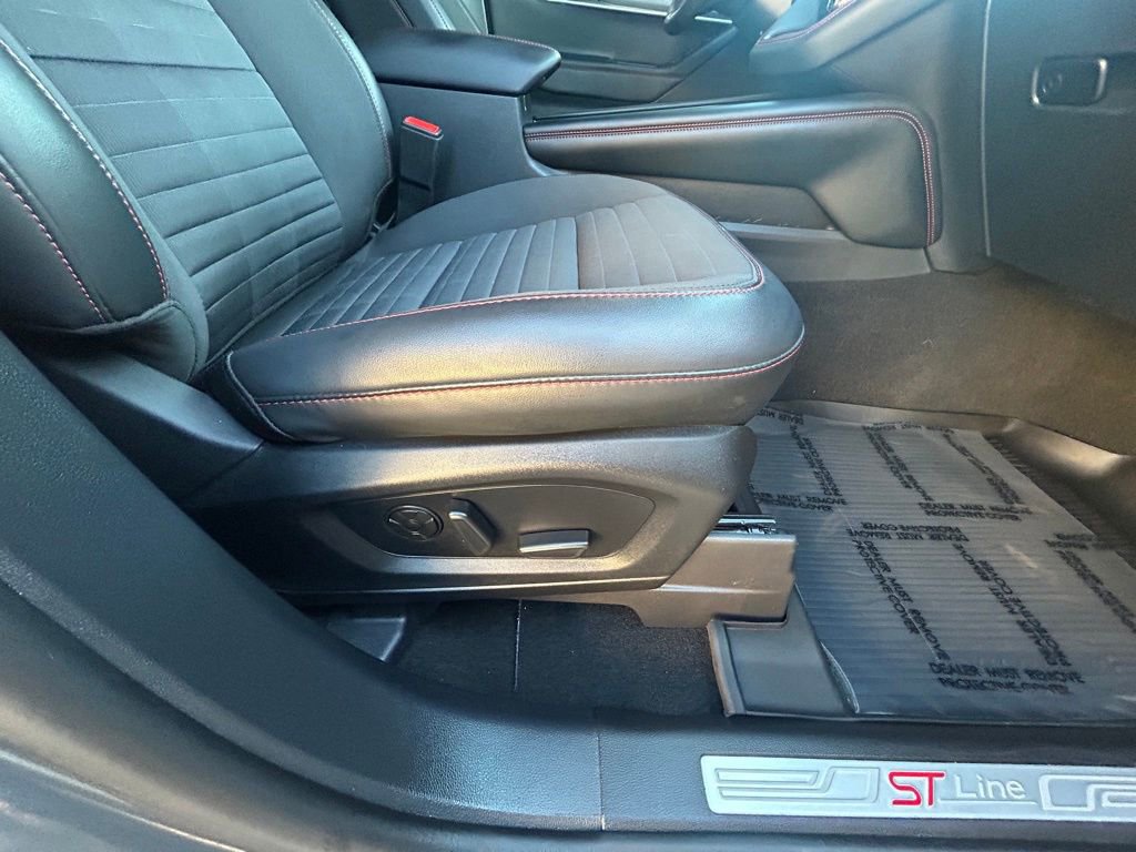 Used 2025 Ford Explorer ST-Line w/ Premium Package image 24