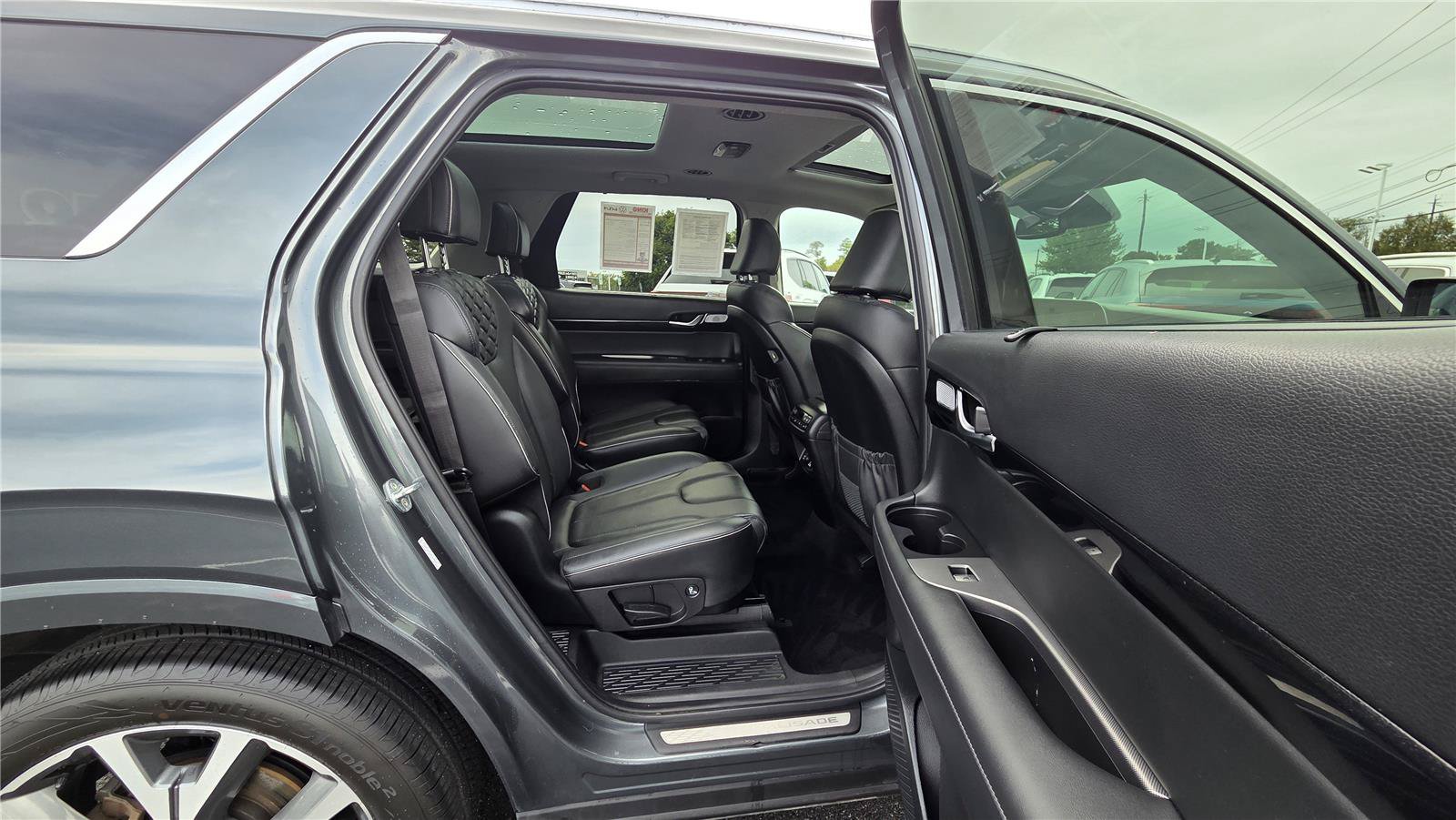 Used 2022 Hyundai Palisade Limited w/ Winter Package AWD/4WD image 38