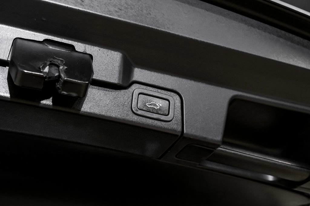 Used 2013 Land Rover Range Rover Evoque Pure Premium image 59