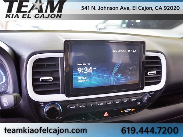 Used 2024 Hyundai Venue Limited image 24