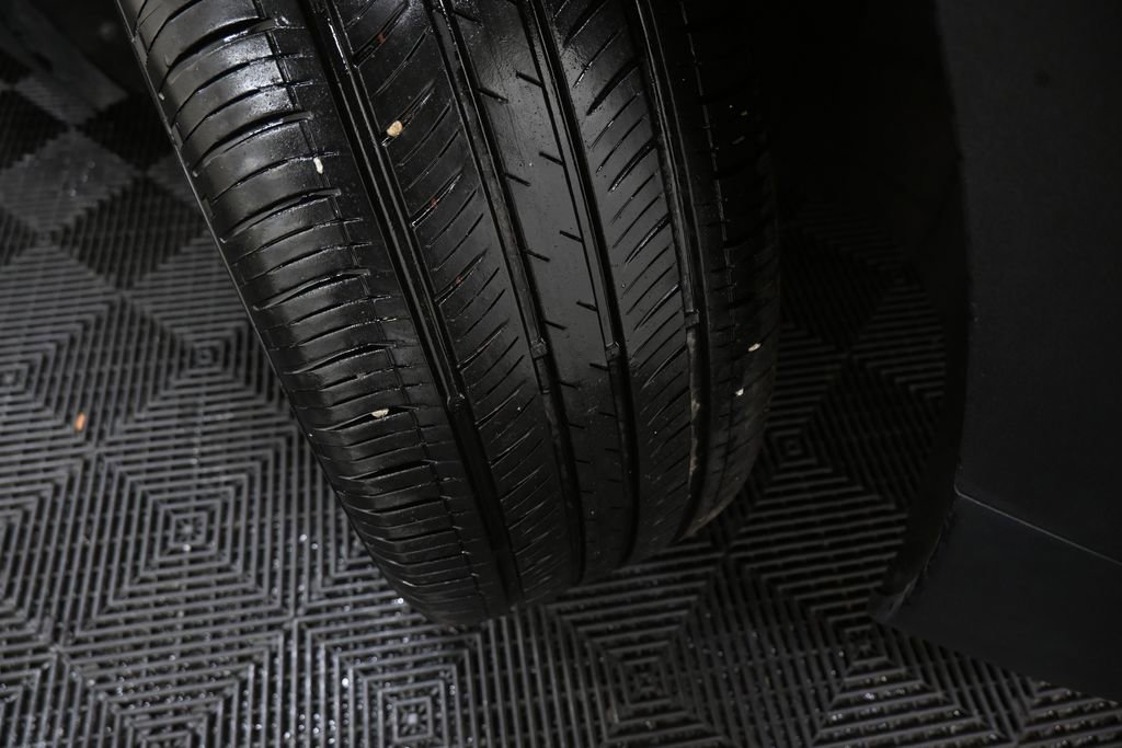 Used 2021 GMC Terrain SLT w/ LPO, Floor Liner Package image 31